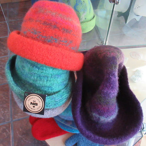 Chapeaux en laine feutrée